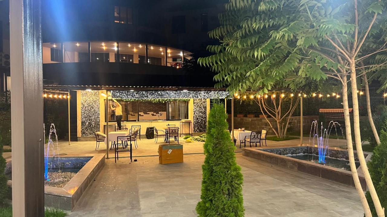 Joy Hotel Apartament Yerevan Exterior photo