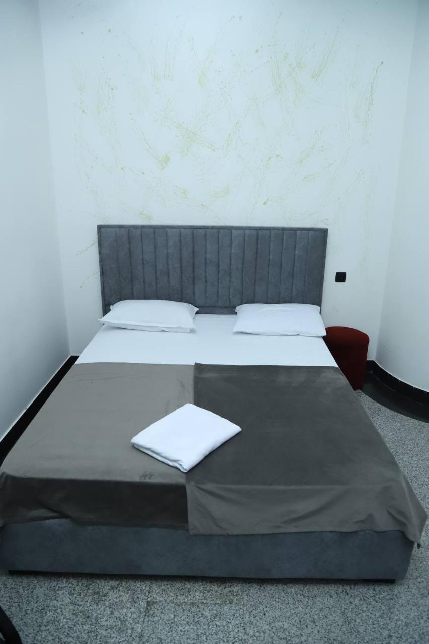 Joy Hotel Apartament Yerevan Exterior photo