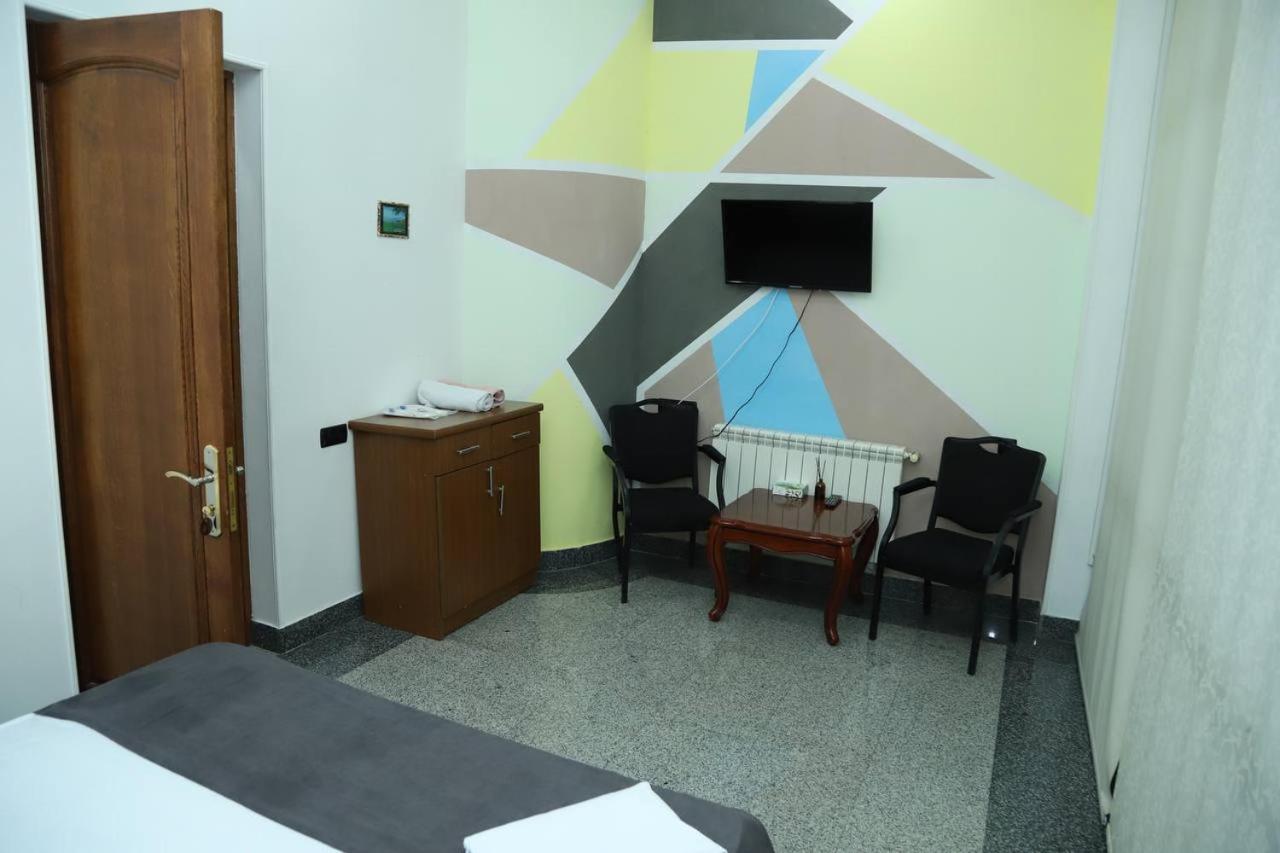 Joy Hotel Apartament Yerevan Exterior photo